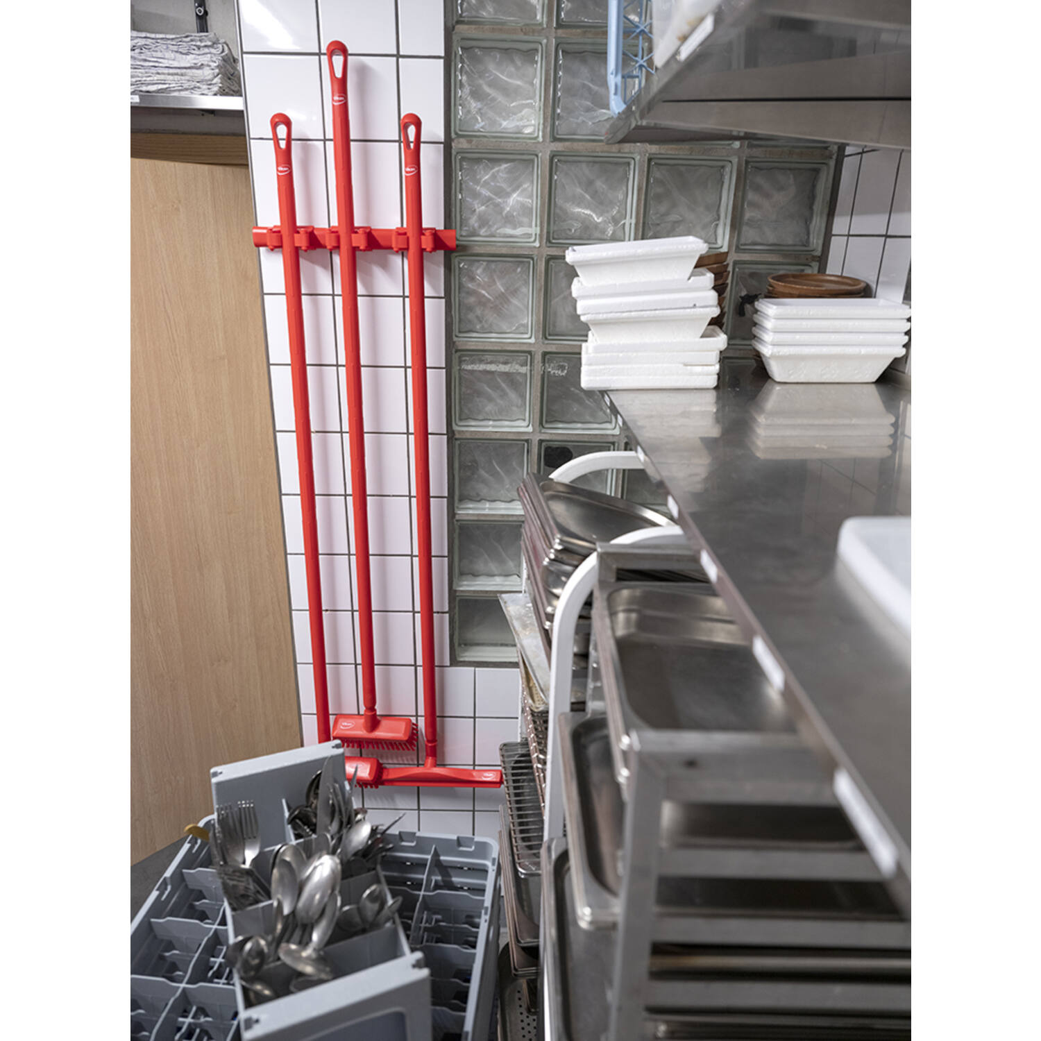 Vikan ophangsysteem hygiënisch Hi-Flex 3 band klemmen 2 haken rood 420x87x48 mm (10114)