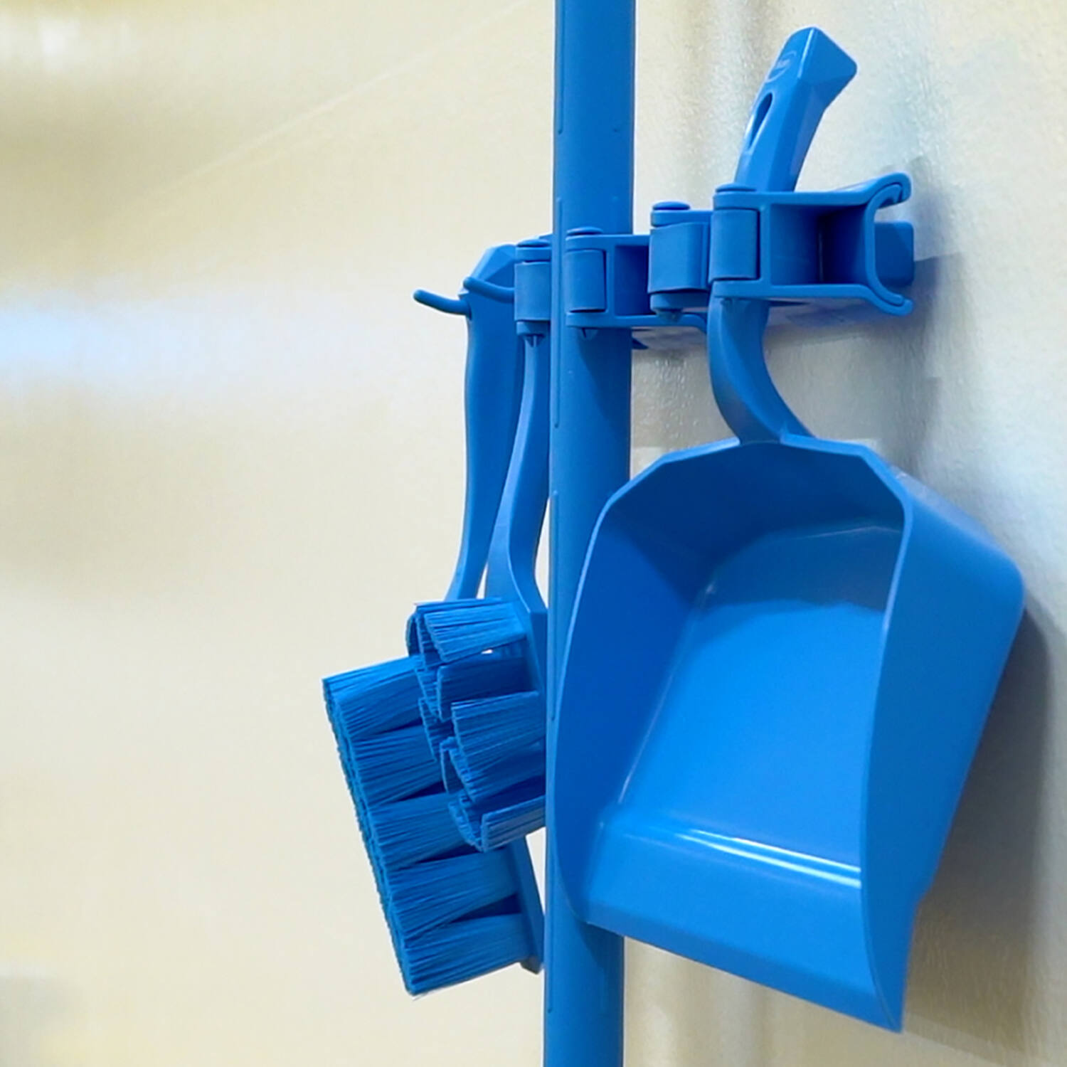 Vikan ophangsysteem hygiënisch Hi-Flex 3 band klemmen 2 haken blauw 420x87x48 mm (10113)