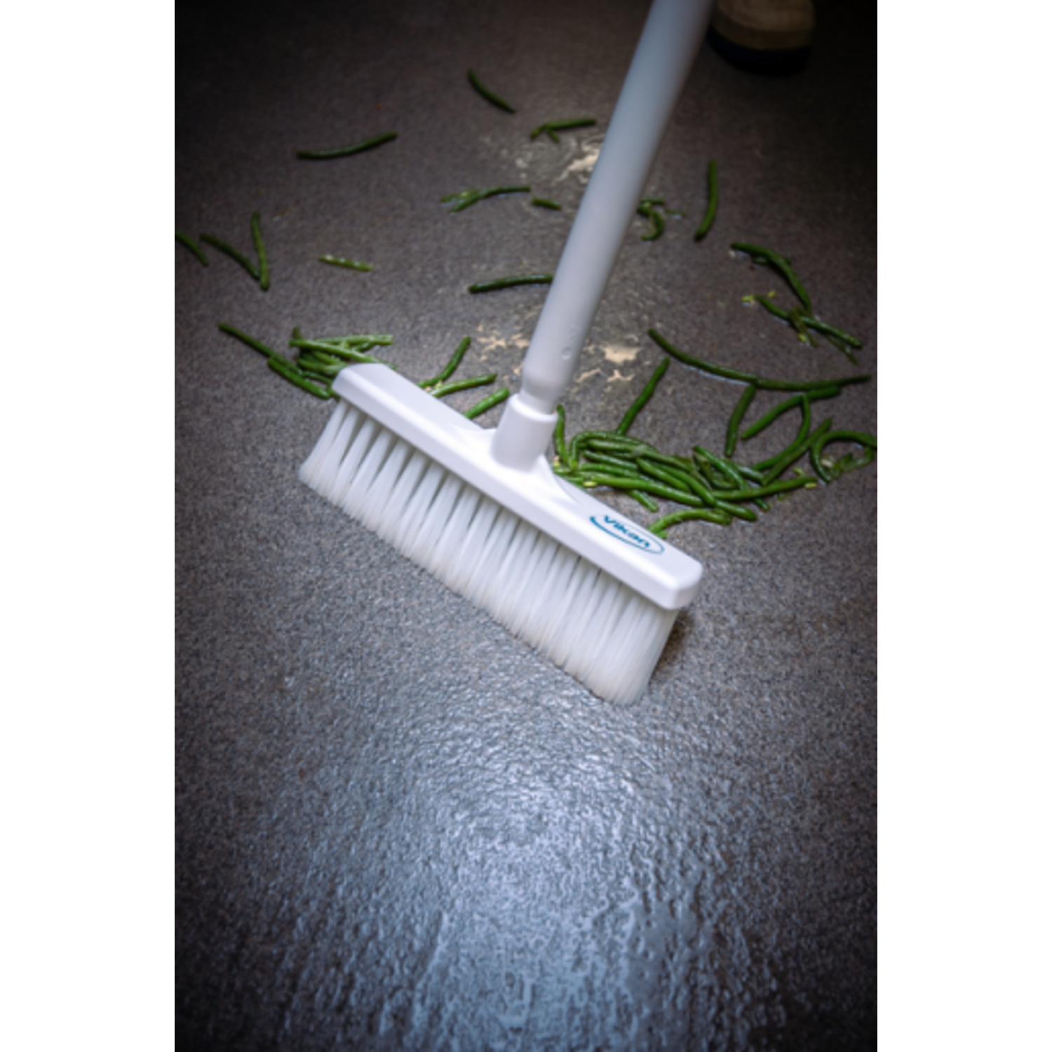 Vikan veger met rechte nek medium vezels wit 310x60x140 mm (31665)